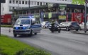 LKW blieb unter Bruecke haengen Koeln Ehrenfeld Innere Kanalstr Hornstr P536